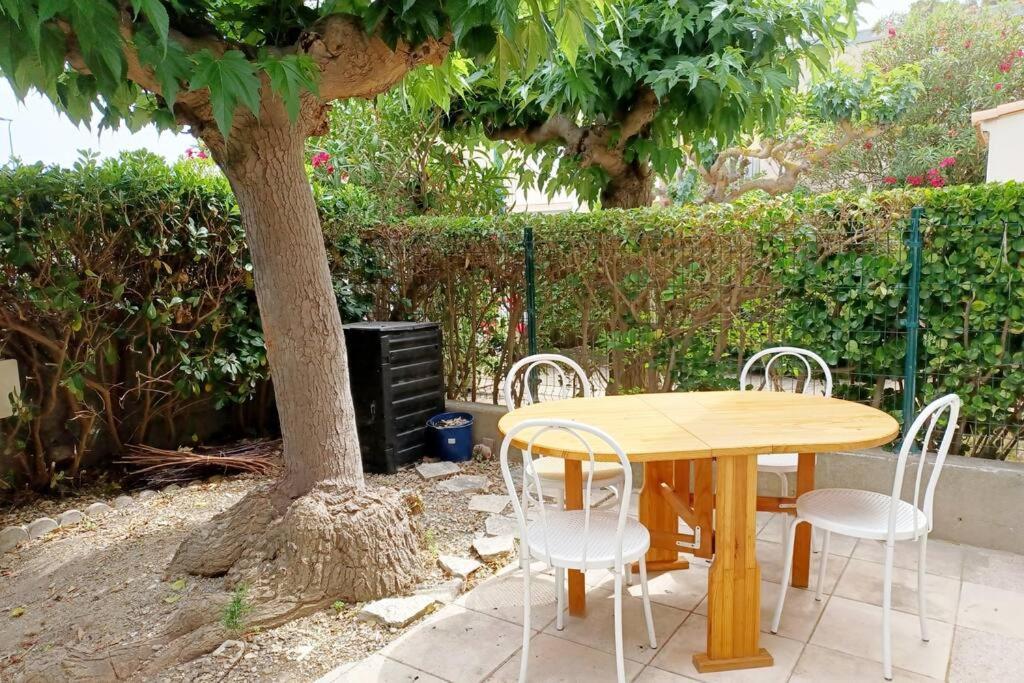 Saint-Pierre-la-Mer  Entre Mer Et Garrigue מראה חיצוני תמונה